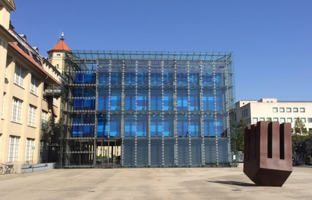 ZKM - Zentrum für Kunst und Medientechnologie