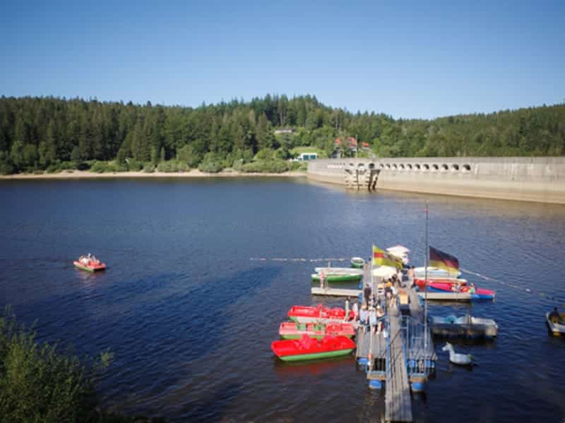 Schwarzenbachtalsperre mit Bootsverleih
