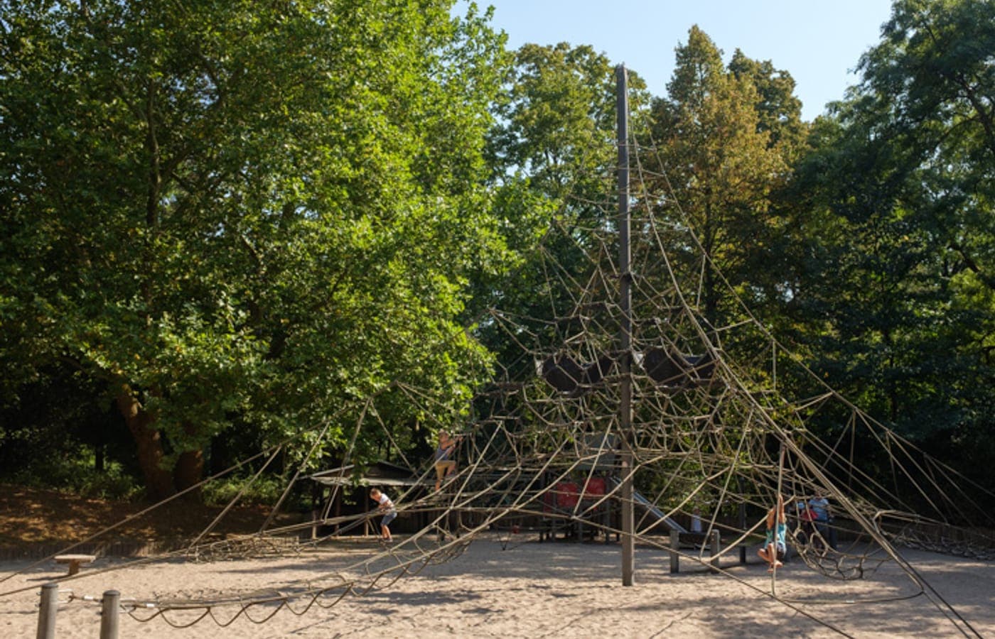 Spielplatz im Schlossgarten am See